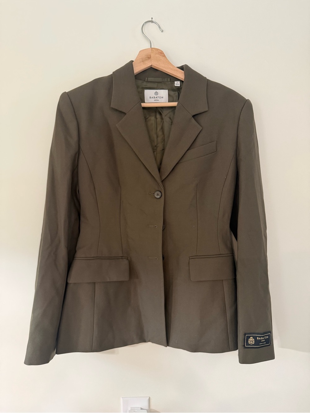 Aritzia - Babaton Standout Blazer - Dark Olive sz. 6